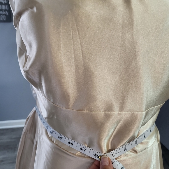 Golden Prom/Party dress - Picture 14 of 16